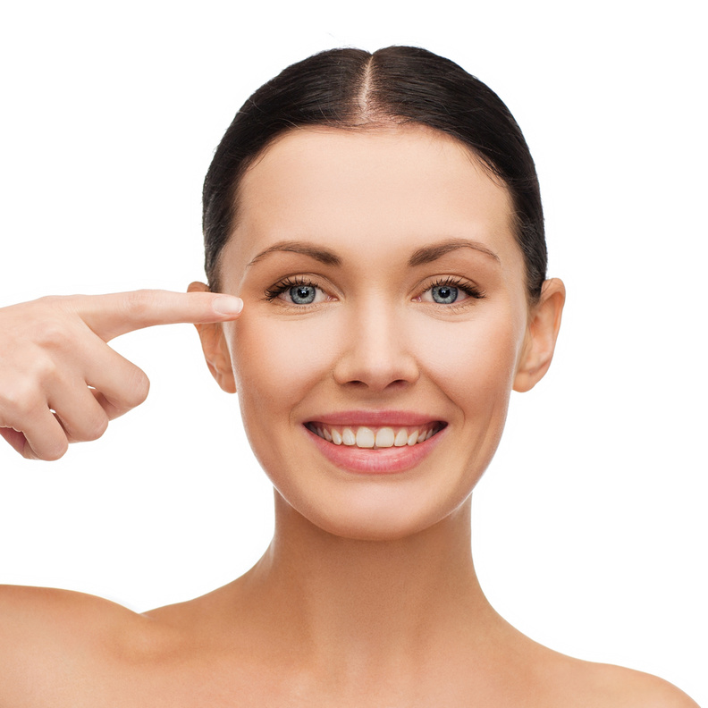 تعرفي الى اهم الماسكات طبيعية لترطيب منطقة تحت العين