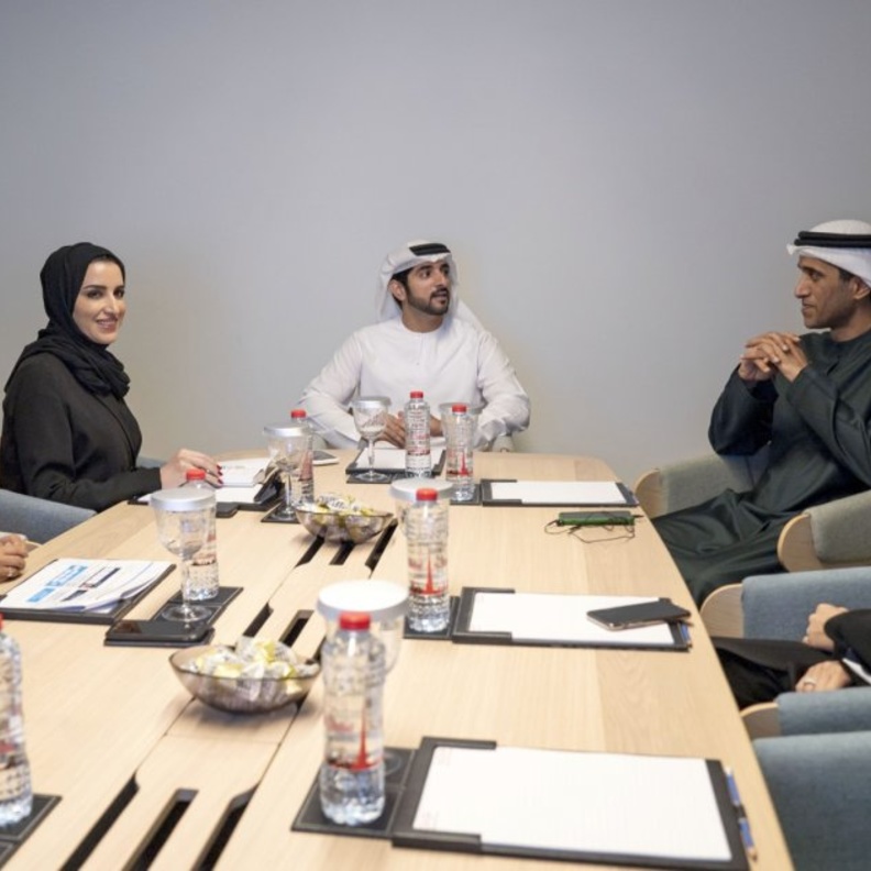 الشيخ حمدان بن محمد يدشن الرؤية الجديدة للخدمات الحكومية بدبي "خدمات 360"