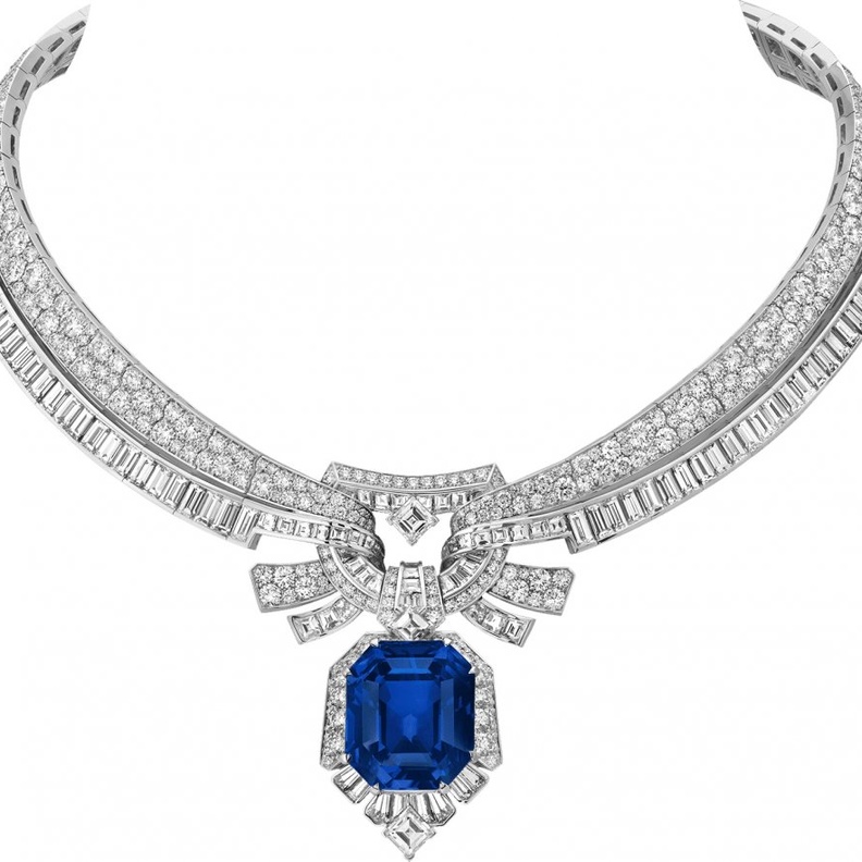  عقود الماس من فان كليف أند أربلز Van Cleef & Arpels