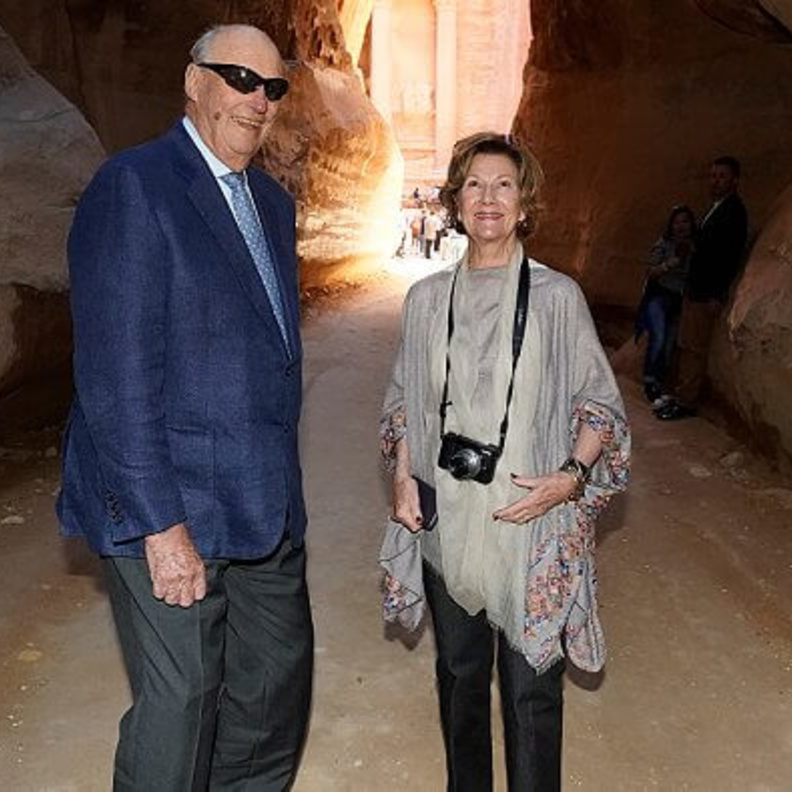 ملك وملكة النرويج يزوران مدينة البتراء التاريخية في الأردن