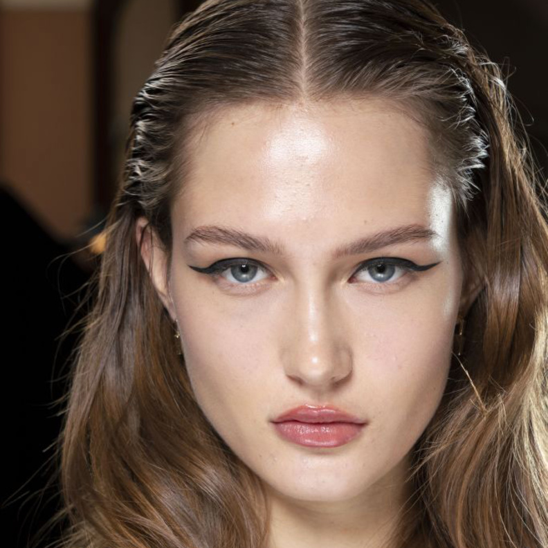 رسمات الايلاينر العريض احدث موضة في 2020 من Michael Halpern