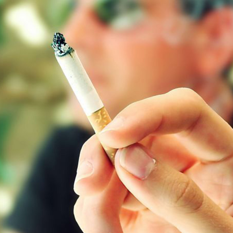 التدخين السلبي خطر على صحة الآخرين