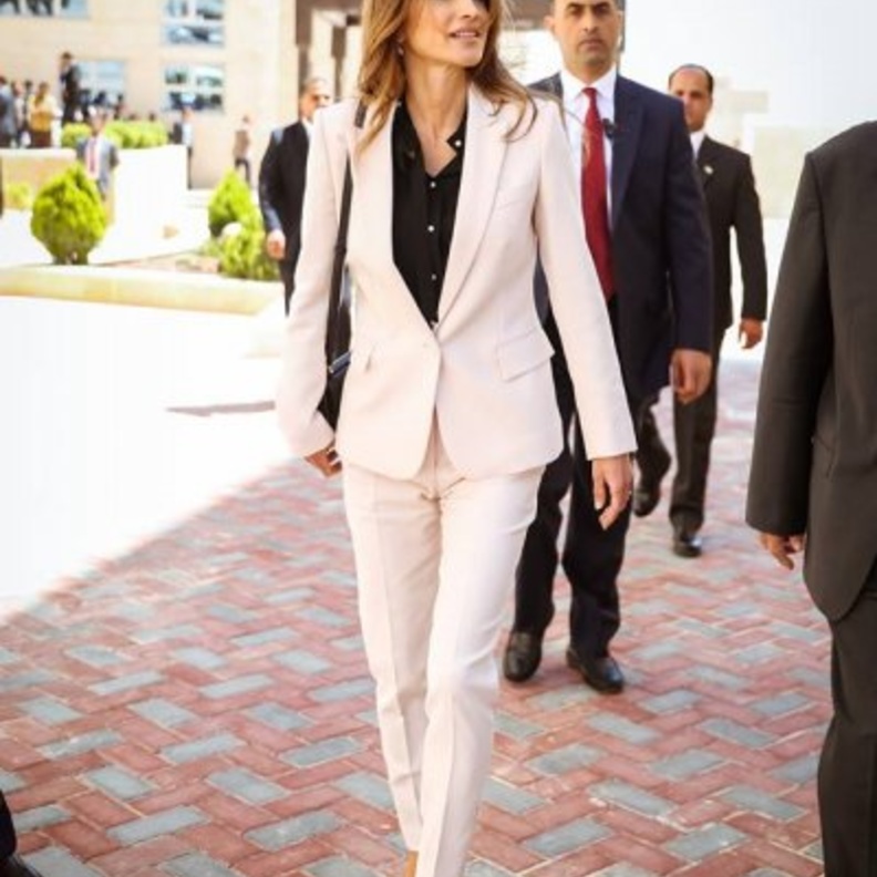 بدلة راقية من تصميم جورج شقرا.