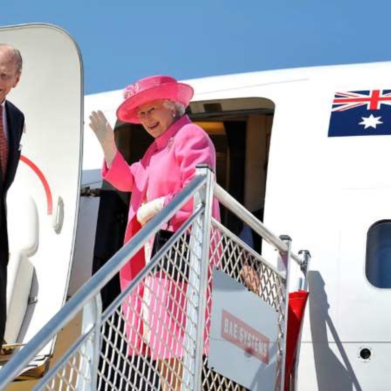 لماذا لا تمتلك الملكة إليزابيث الثانية جواز سفر ورخصة قيادة؟