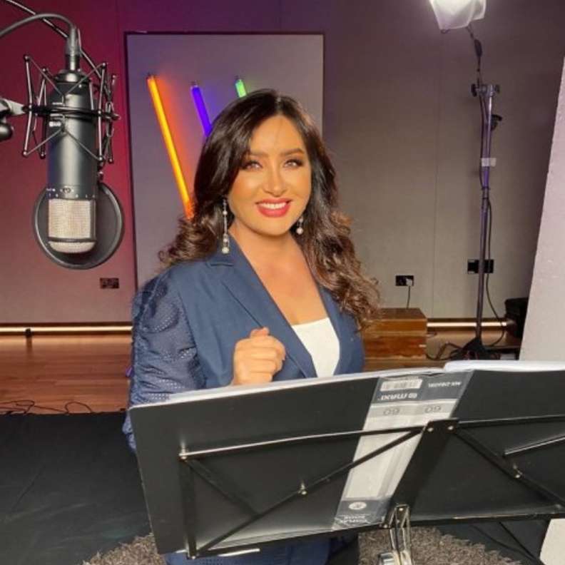 الفنانة لطيفة