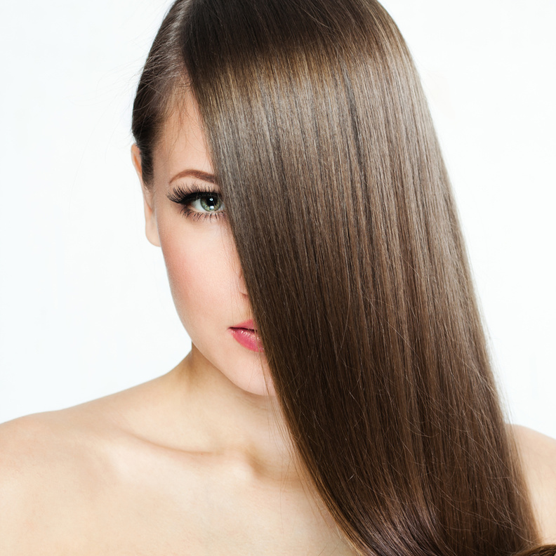 فوائد زيت اللوز المر على الشعر المصبوغ