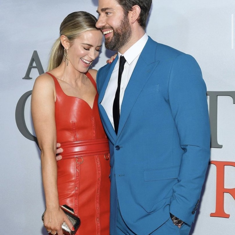 صورة باسمة لطيفة تجمع إميلي بلنت بزوجها جون كراسينسكي في نيويورك