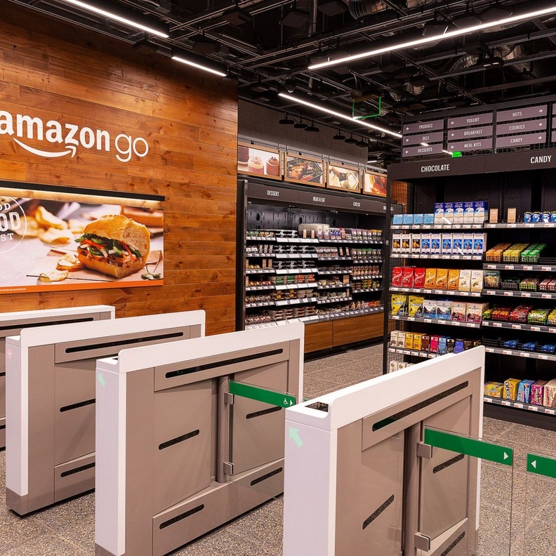 "أمازون جو Amazon Go" متجر بقالة بدون موظفين ولا نقود