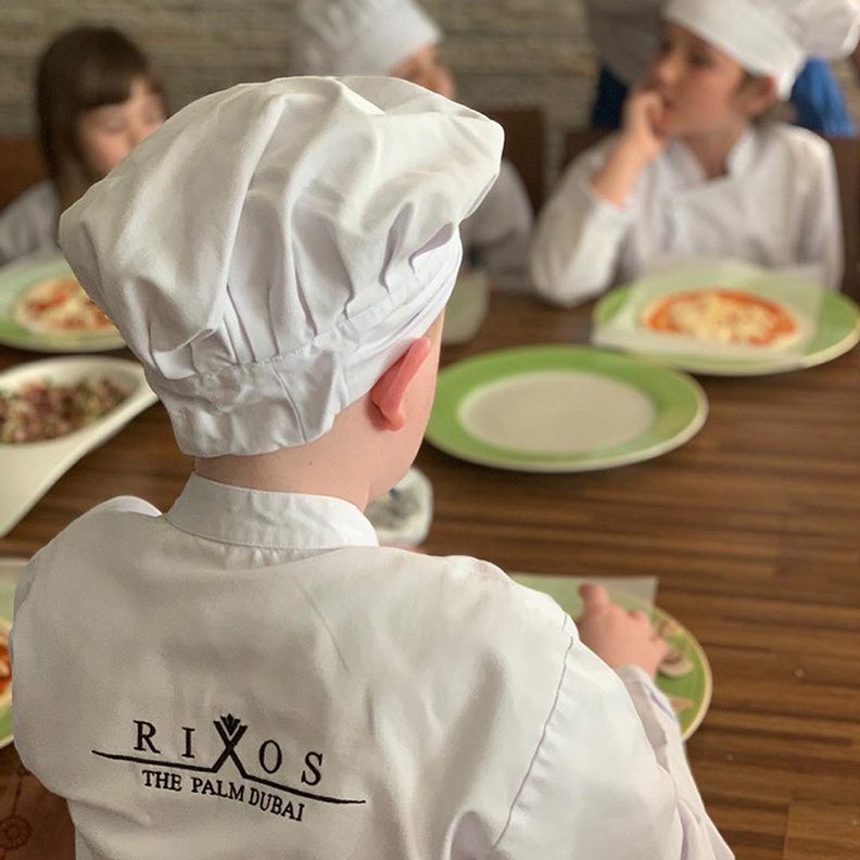 احتفلي بعيد الأم في فندق ريكسوس بريميوم دبي وفندق وأجنحة ريكسوس ذا بالم دبي