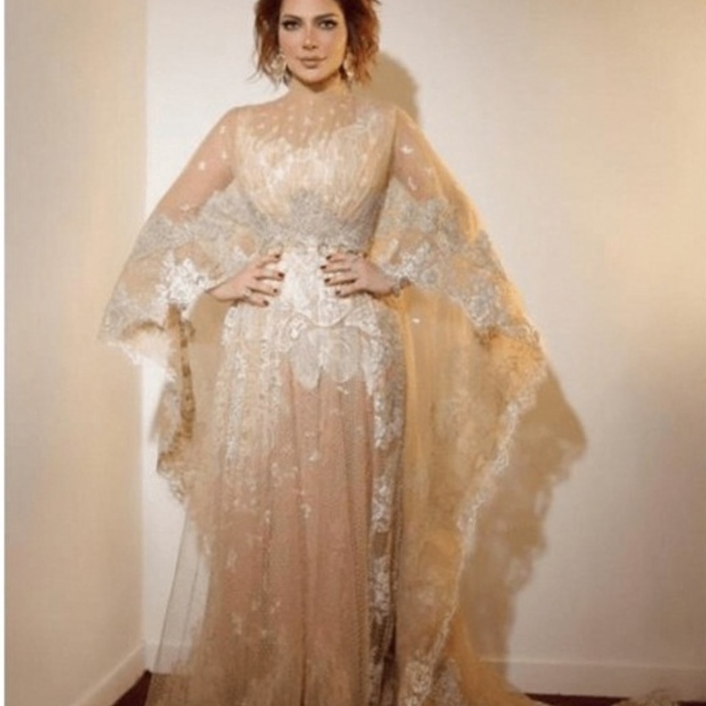 اصالة نصري بفستان نيود