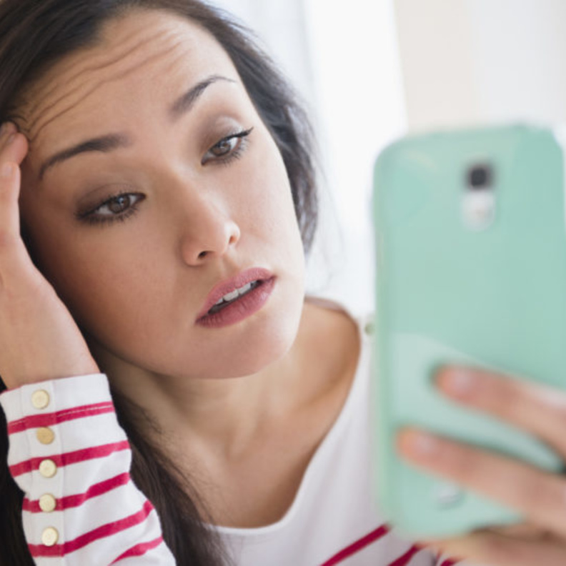  الهواتف الذكية تسبب الصداع