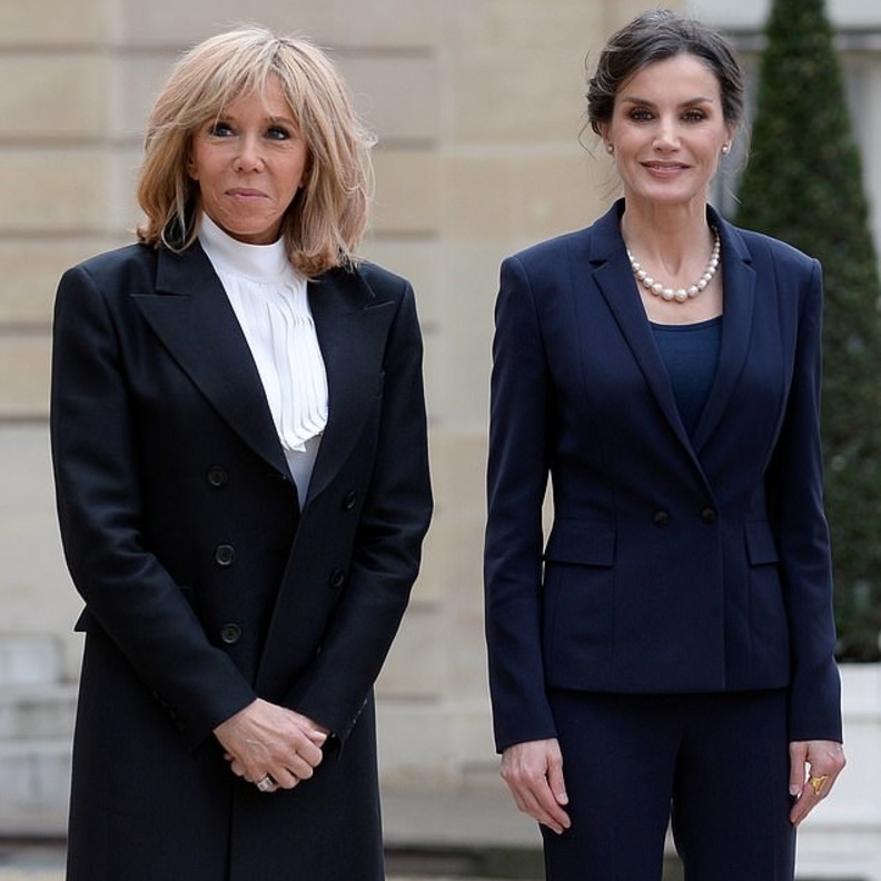 من الأجمل أناقة بين ليتيزيا ملكة إسبانيا وبريجيت ماكرون