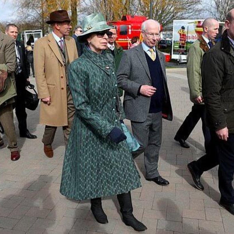 الأميرة آن وعائلتها في ختام الكأس الذهبية