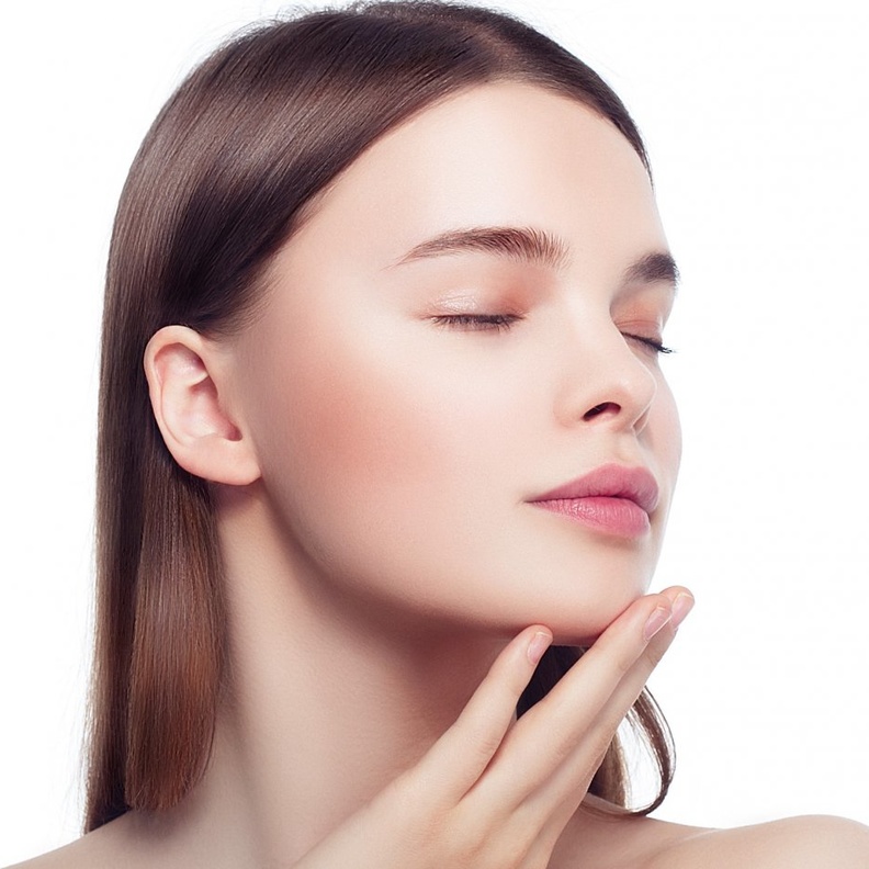  ضعي الألوة فيرا على وجهك لعلاج التجاعيد بعد سن الثلاثين