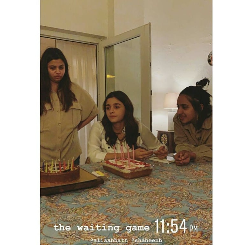 عليا بهات تحتفل بعيد ميلادها بشكل مختلف في هذا العام بسبب كورونا