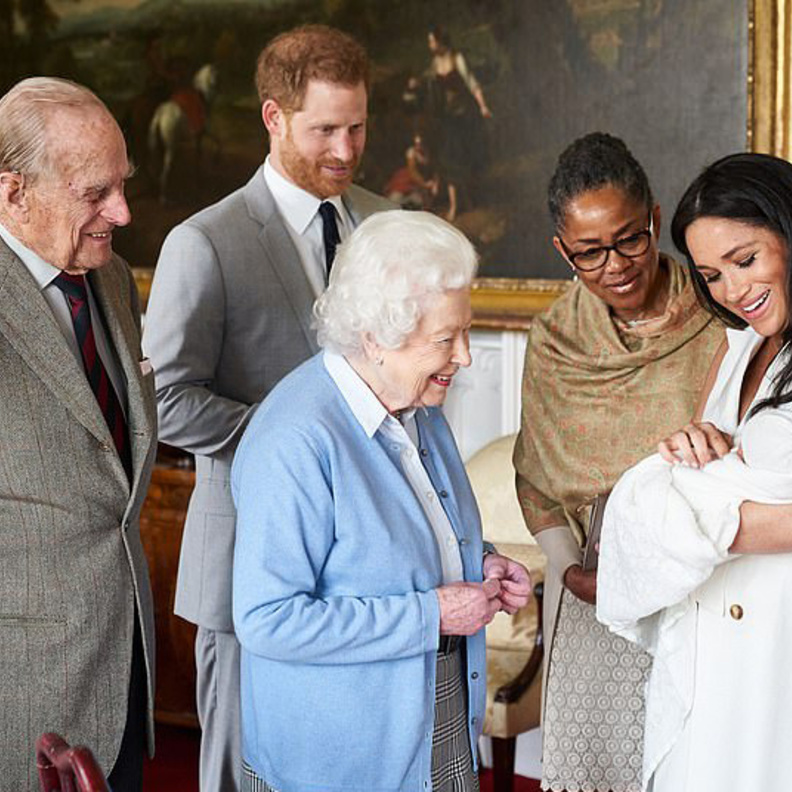 عائلة ساسيكس تخطط لقضاء العطلة الصيفية لهذا العام بصحبة الملكة