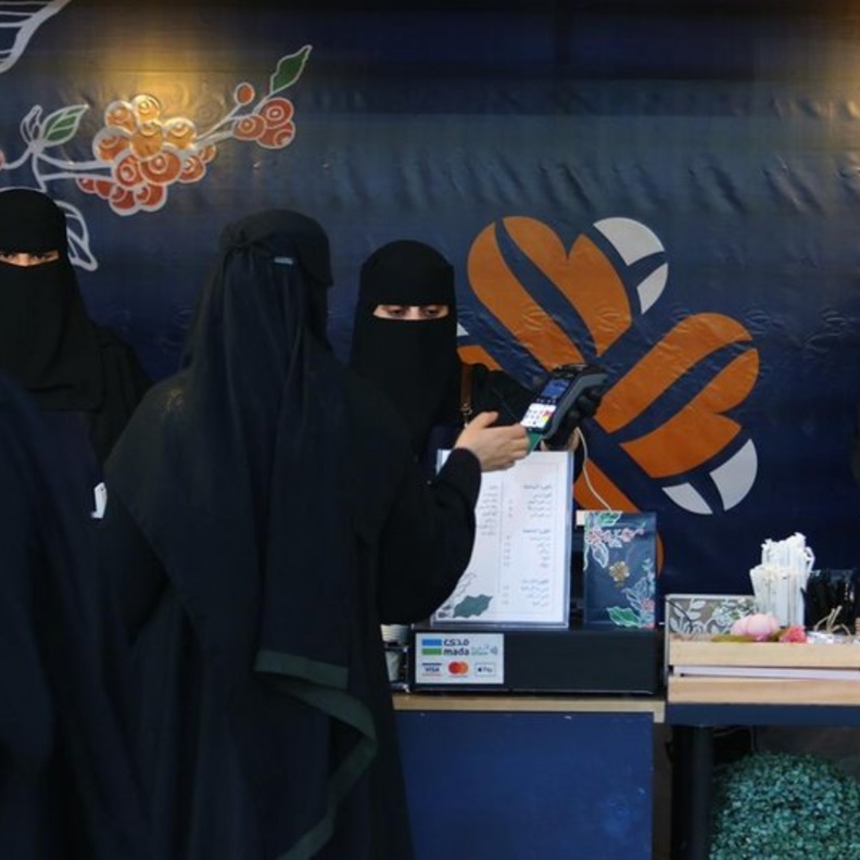  تعرفوا على الشابة السعودية أثير الخلب المؤسسة لمحمصة قهوة نسائية