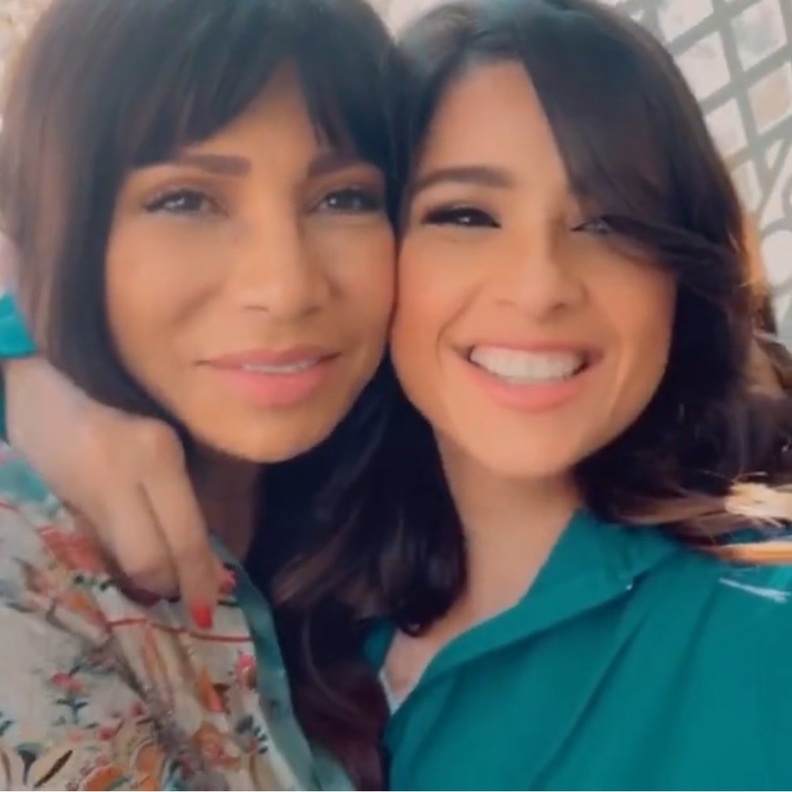 ياسمين عبد العزيز وسوسن بدر