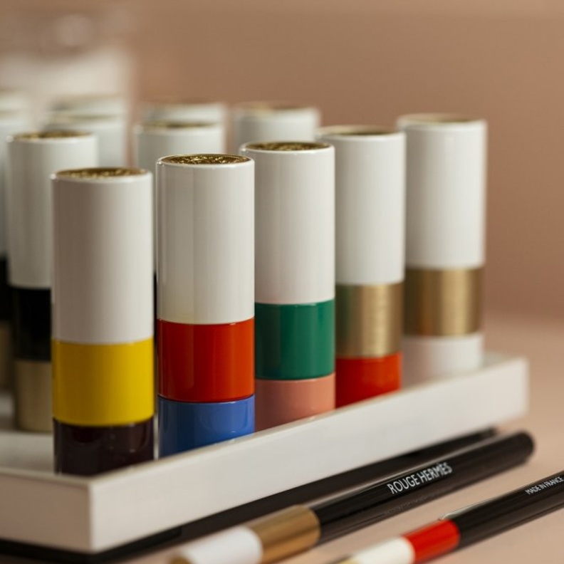 Hermès تطلق مجموعة الجمال بألوان مشرقة وحيوية