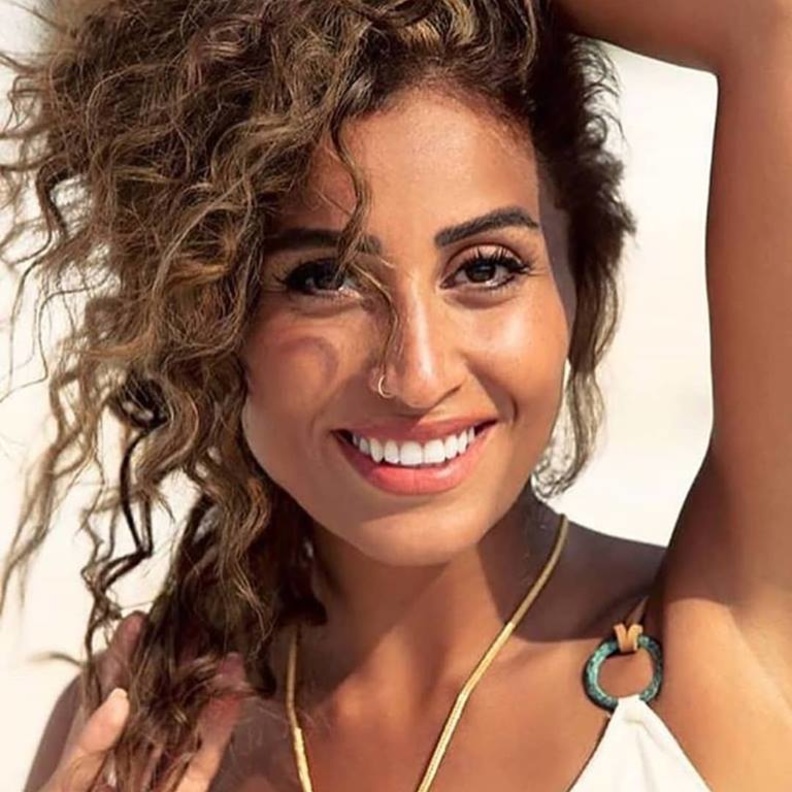 دينا الشربيني 