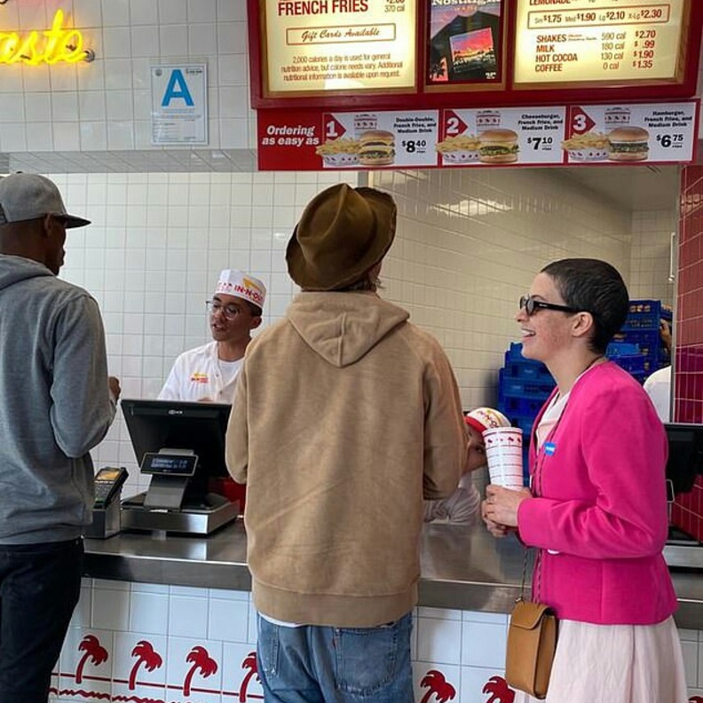 براد بيت و علياء شوكت 