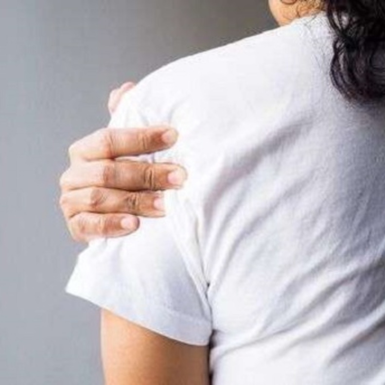 هشاشة العظام وآلام العضلات أبرز أعراض نقص فيتامين د