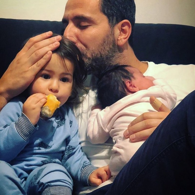 وسام بريدي  يعزل نفسه عن عائلته