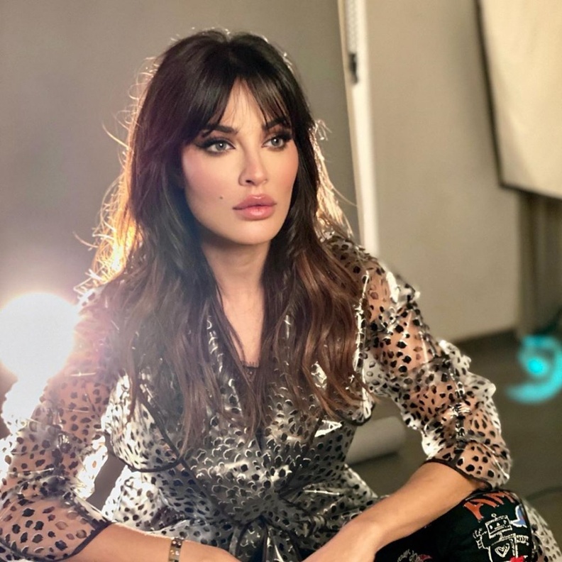 أجمل اطلالات جمالية جديدة مع الآيلاينر مستوحاه من نادين نجيم