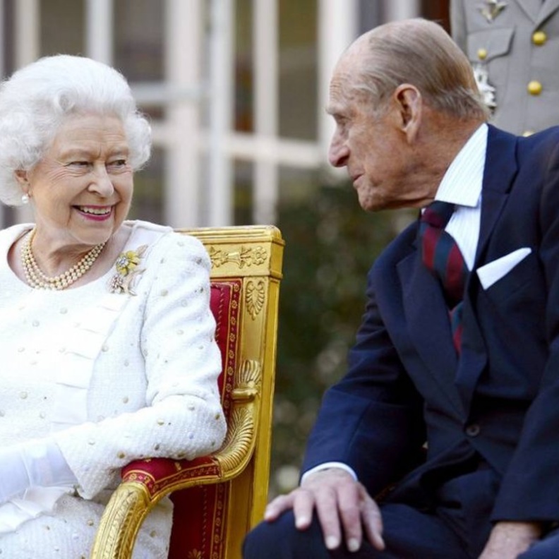 الملكة إليزابيث الثانية والأمير فيليب.. أطول قصة حب ملكية في التاريخ البريطاني