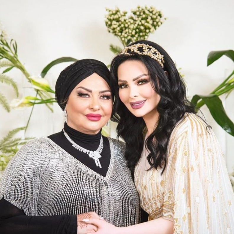 بمناسبة عيد الأم 2020 ديانا كرزون مع والدتها