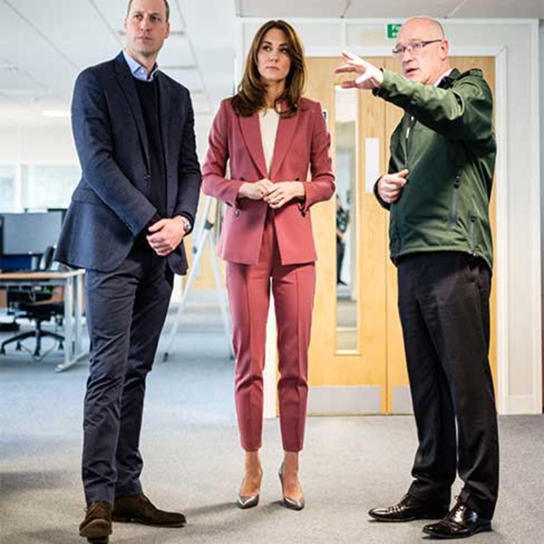 أناقة كيت ميدلتون بالوردي