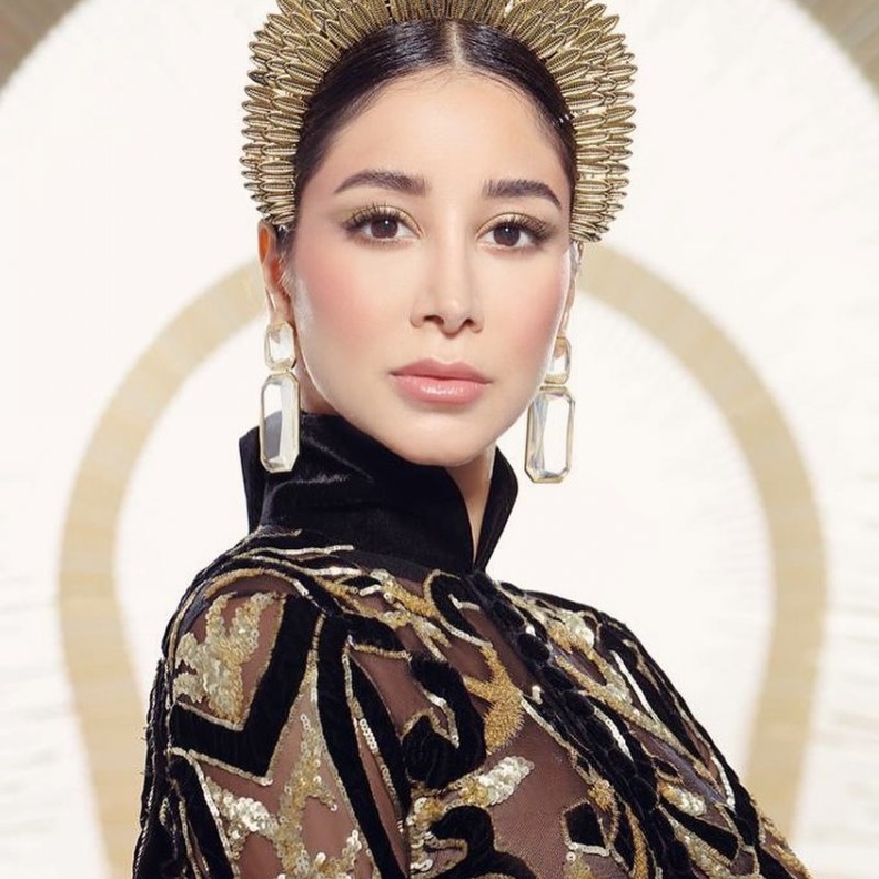 كيفية عمل مكياج برونزي وذهبي مستوحى من اسيل عمران