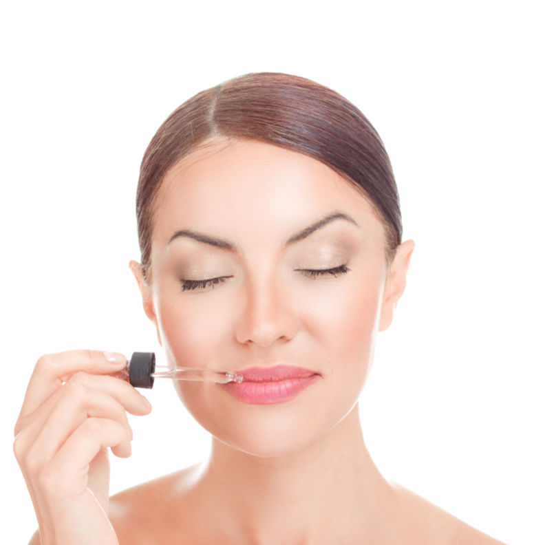 فوائد زيت الافوكادو لترطيب الشفايف