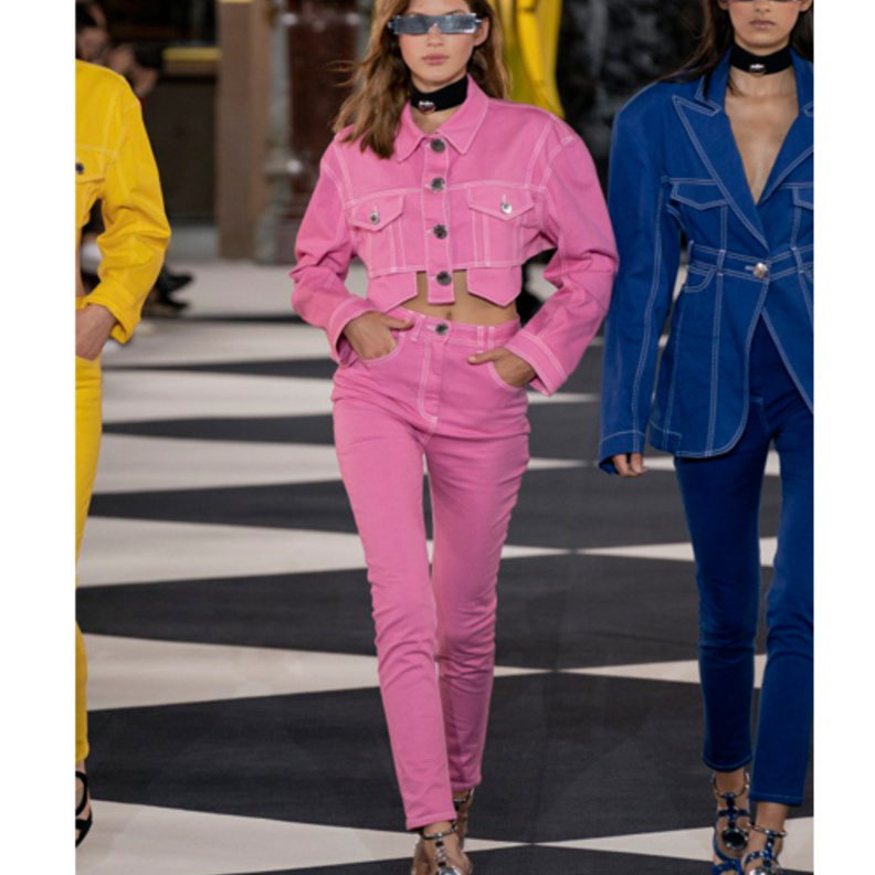 إطلالة كاملة من الدينيم من Balmain