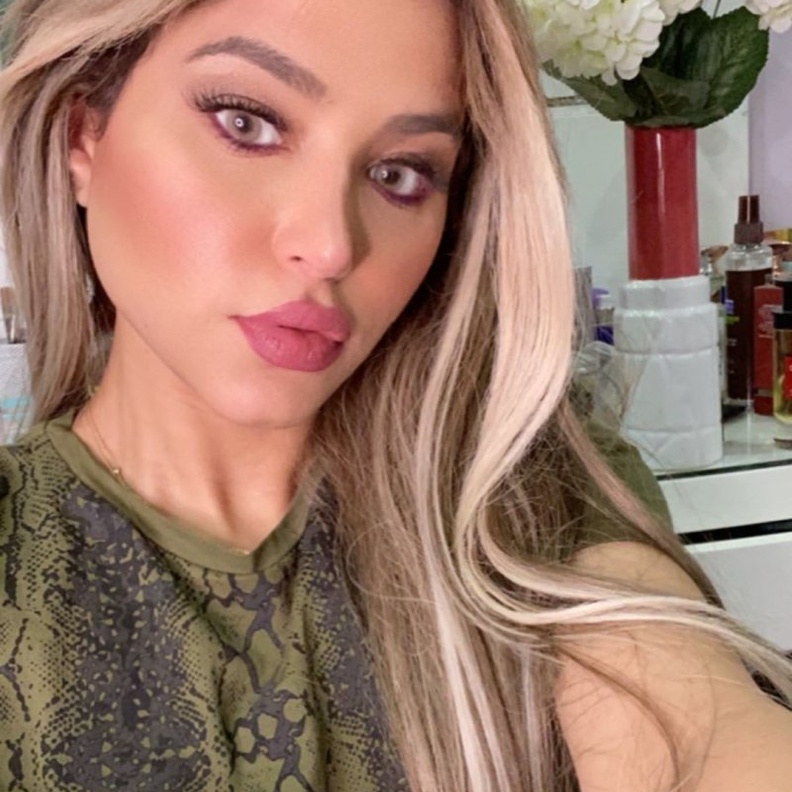 الفاشنيستا الكويتية نهى نبيل 