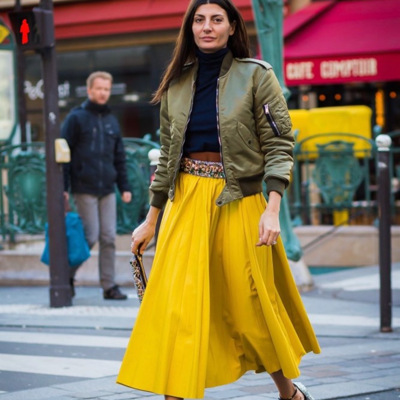  اعتمدي جاكيت البومبر مع التنانير الربيعية