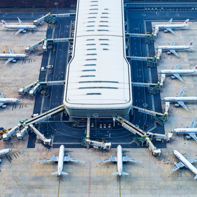  هل هناك خطر كبير لانتقال العدوى في داخل الطائرات أو في الرحلات الجوية؟