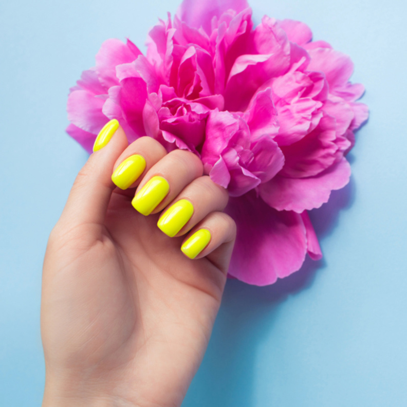 الألوان البراقة من أحدث ألوان ربيع 2020