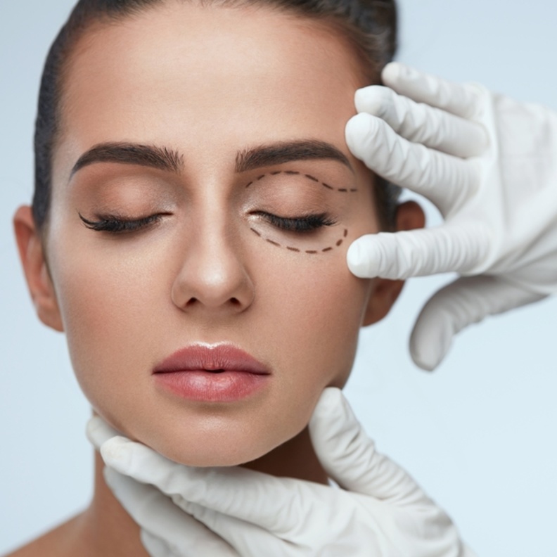  تخلصي من ترهلات العين والحاحب من خلال عملية رفع الحواجب