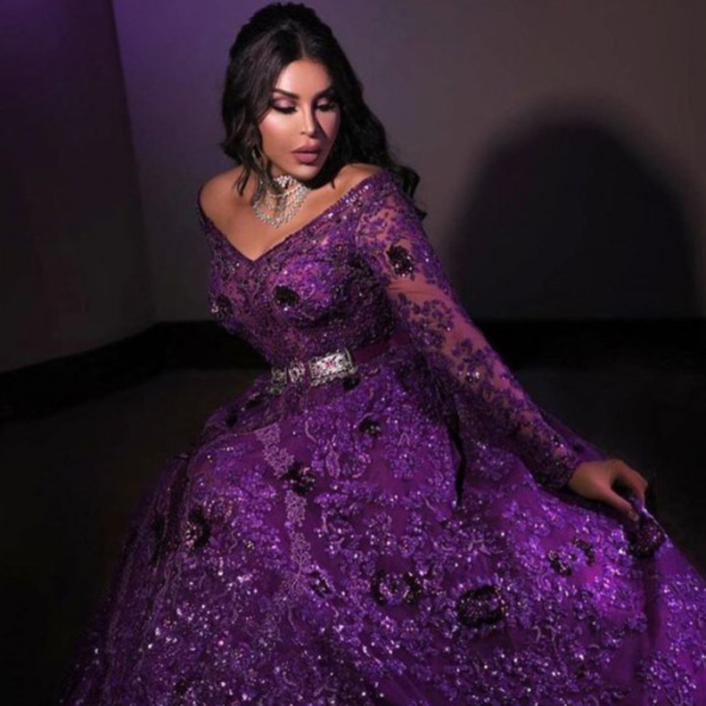 احلام بفستان مزيّن بالشك من تصميم زهير مراد