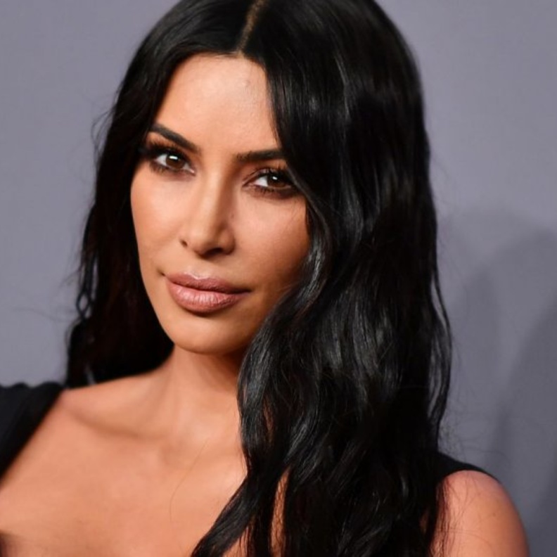 إليك أبرز عمليات تجميل كيم كارداشيان