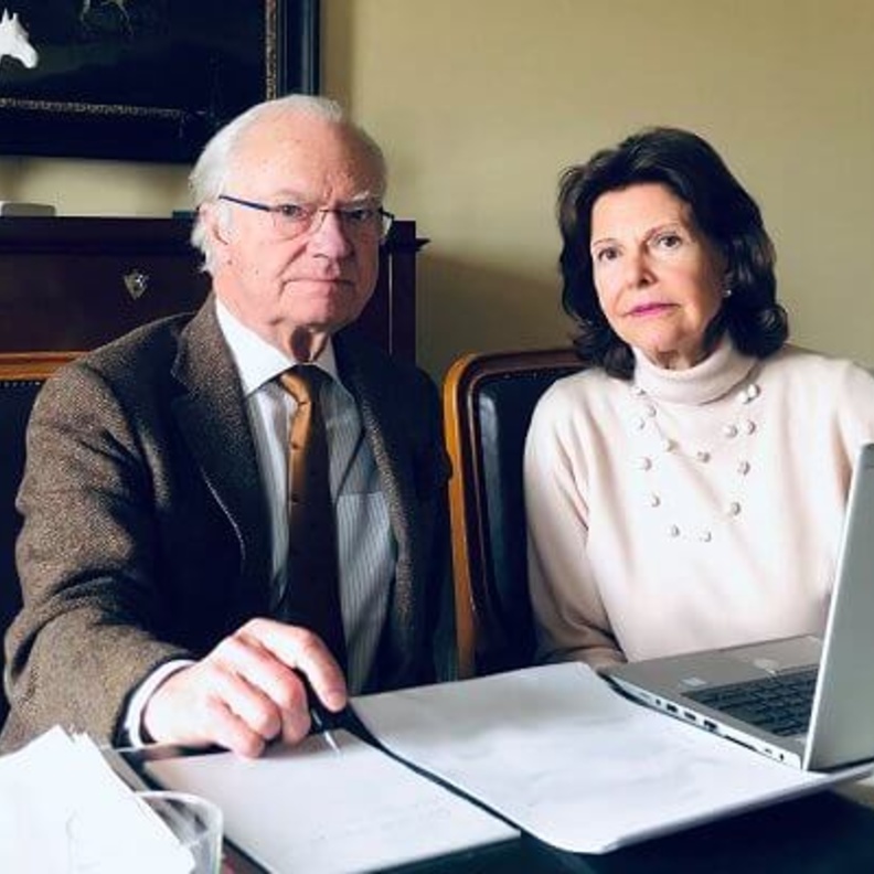 ملك وملكة السويد يشاركان في اجتماع رقمي