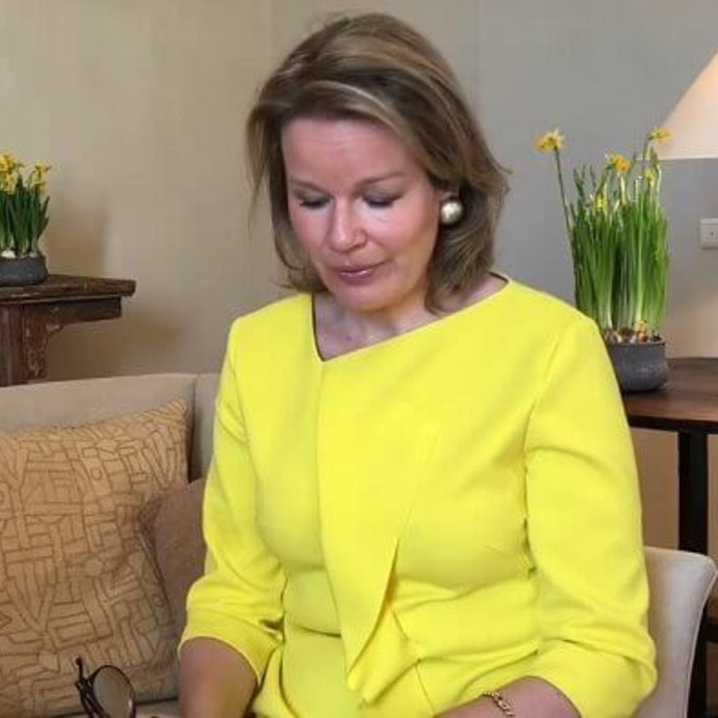 ملكة بلجيكا تحث الشباب الصغار على القراءة