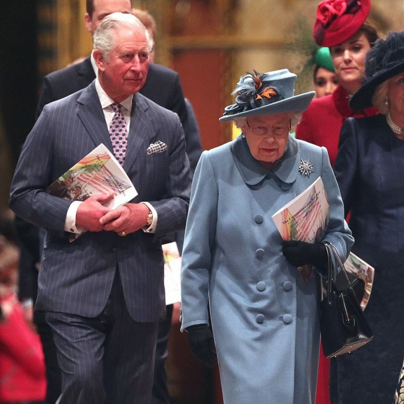 ملكة بريطانيا تشكر المتطوعين في قطاع الصحة