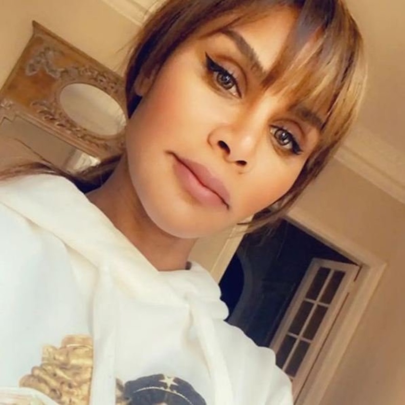 النجوم وكورونا