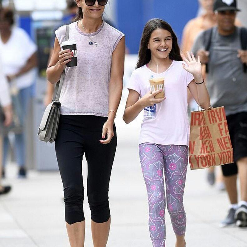 كاتي هولمز و سوري كروز 