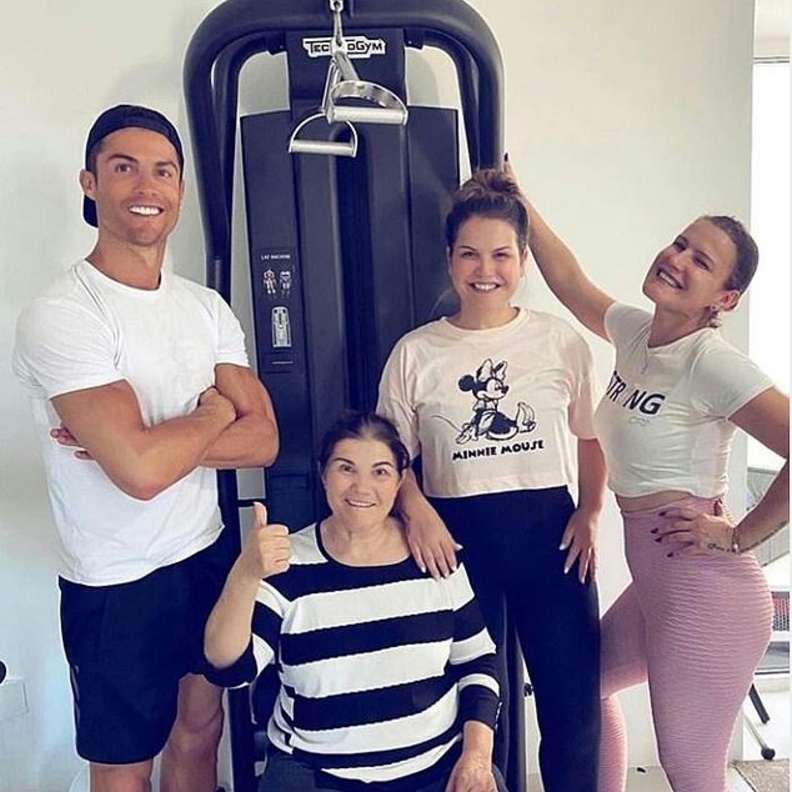 رونالدو وأسرته 