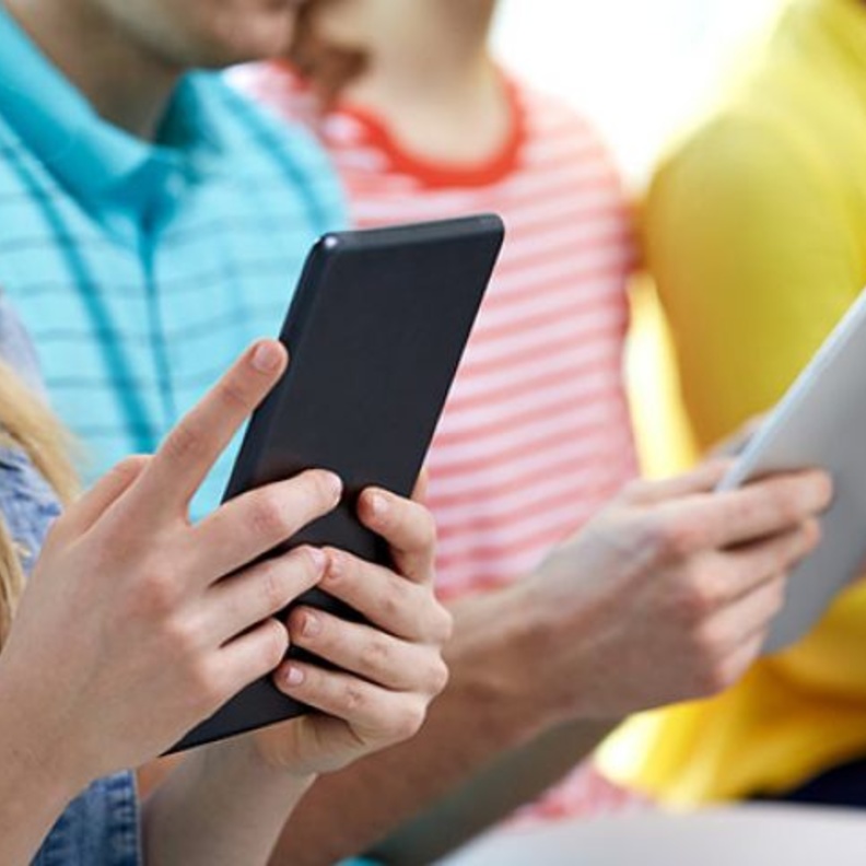 عدد ساعات استخدام الجوال للمراهقين في اليوم