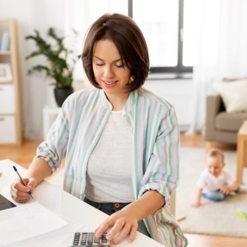 احرص على التواجد على مسافة آمنة من الأفراد لتجنب الإصابة بالعدوى