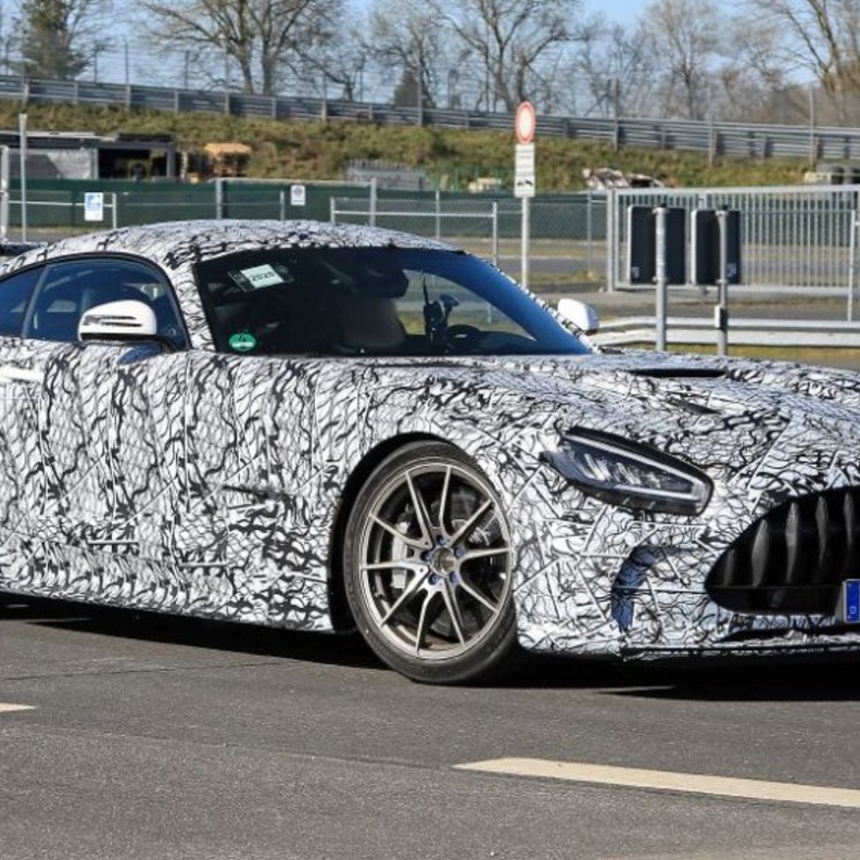 محرك كهربائي ونسخة كهربائية متوقعة